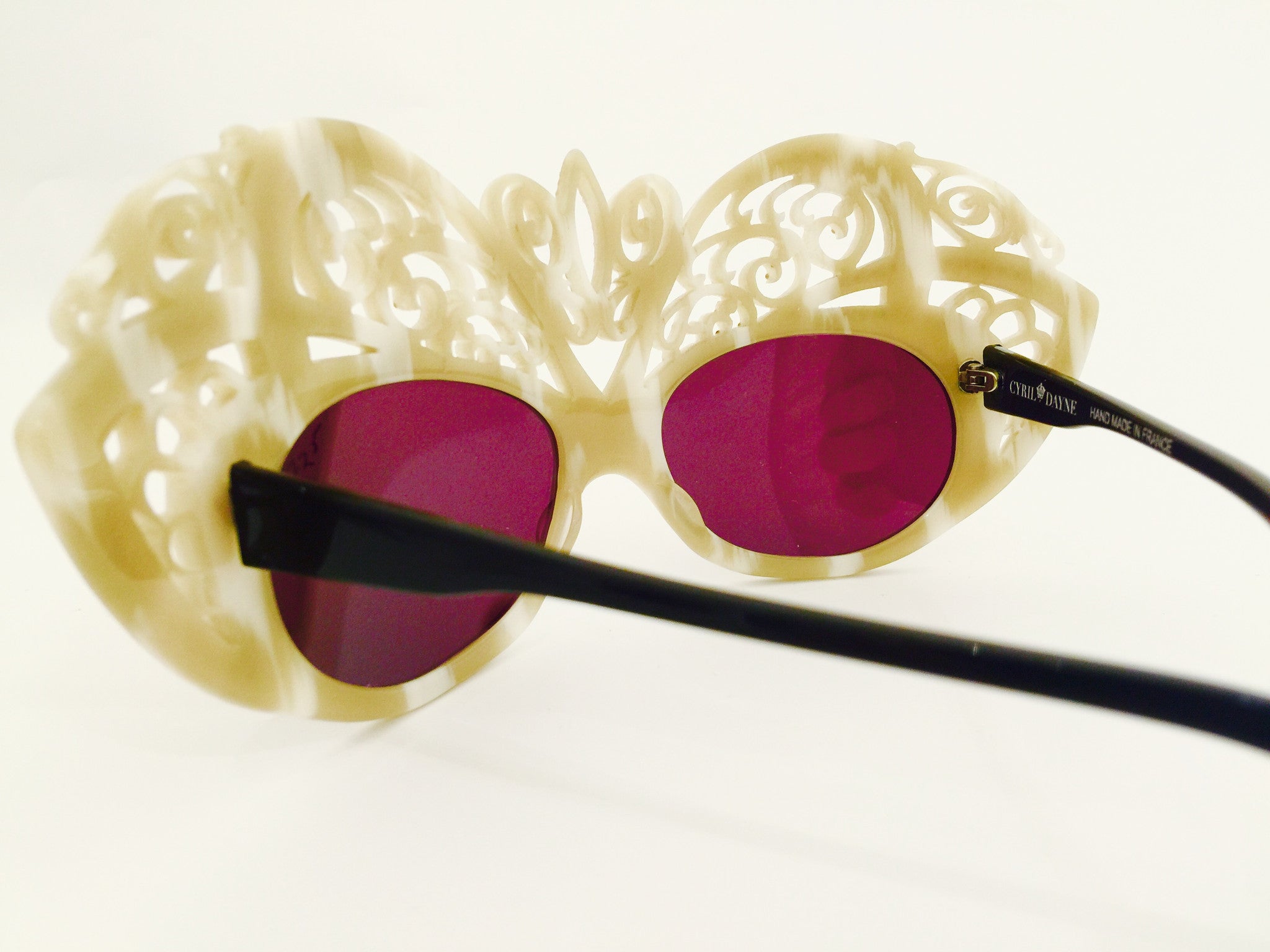 C&D | LE MASQUE, BONE